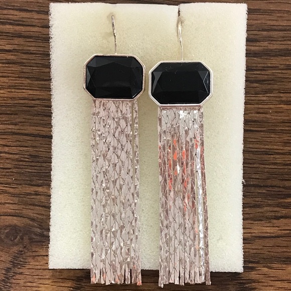 NWT Avon Black/Silvertone Longing For It Earrings - Picture 1 of 8